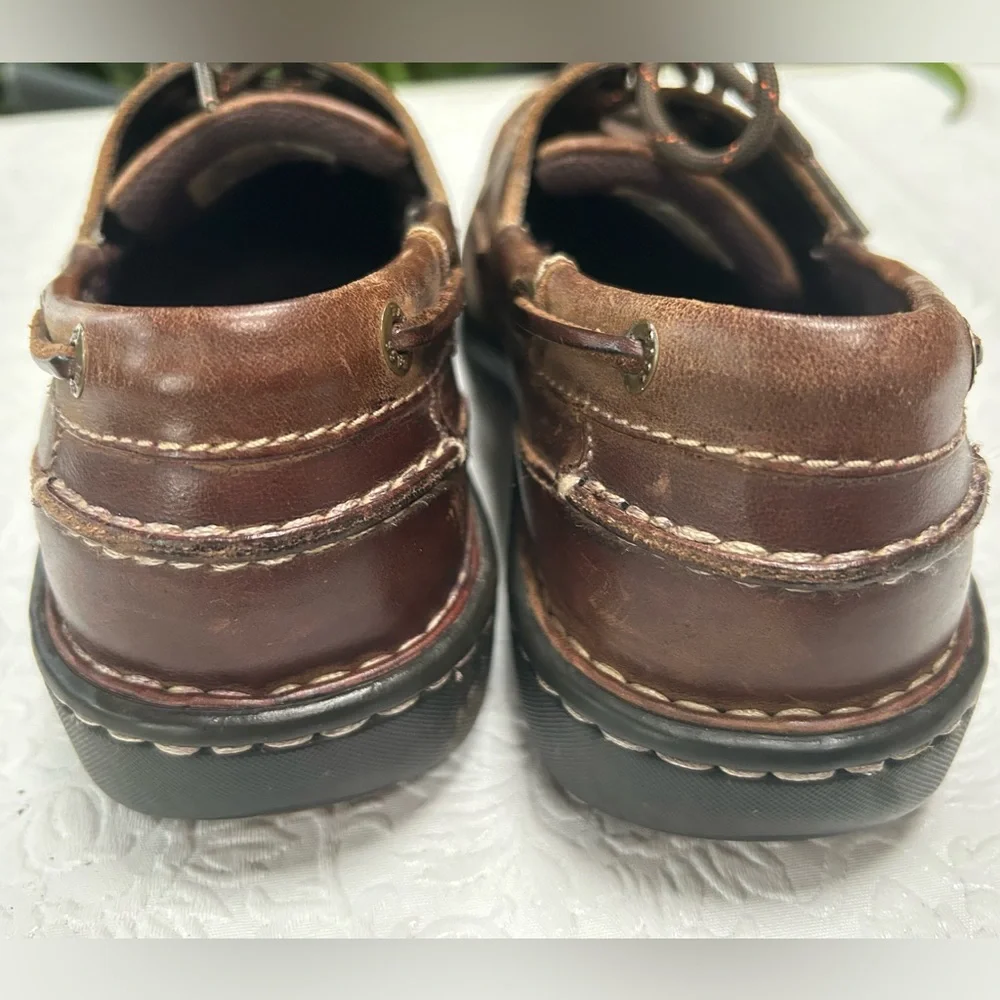 Mens Bass Leather Mariner Boat Shoe, Sz 7.5. Tie up. Dark Brown w/Black sole.